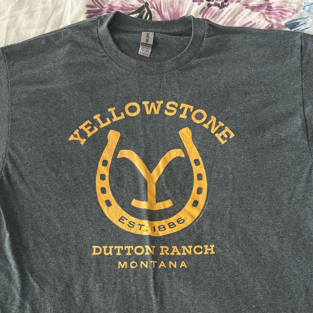 Heather gray Yellowstone T-shirt